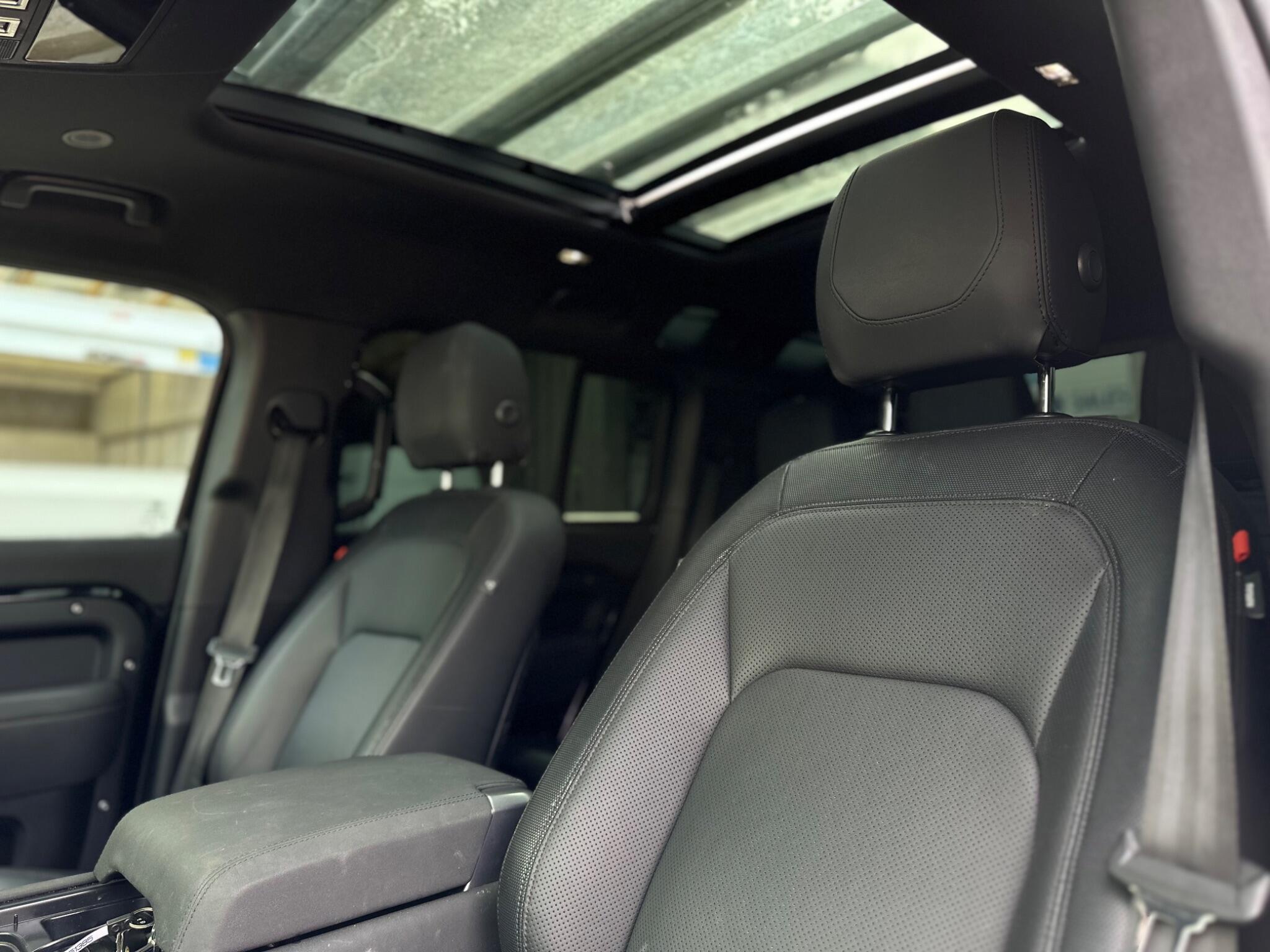 Land Rover Defender 110