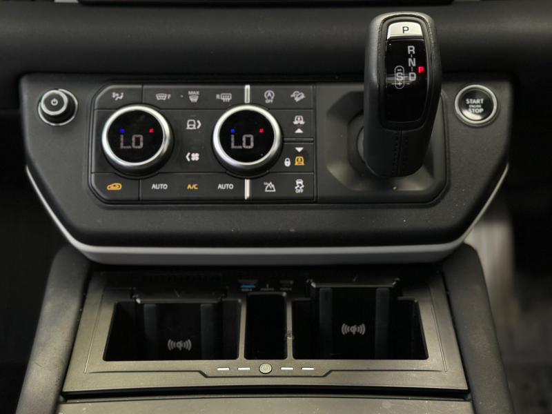 Land Rover Defender 110