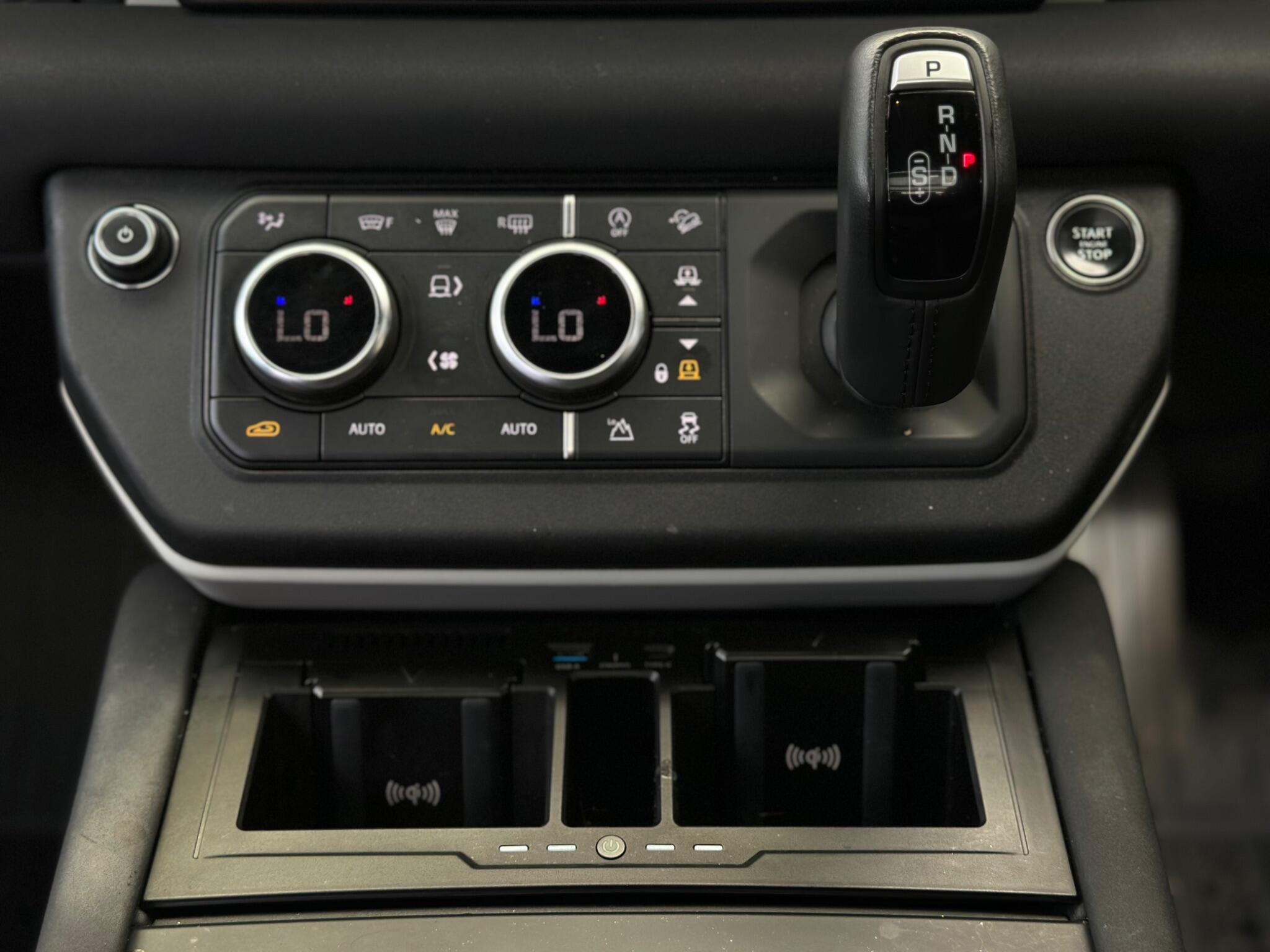 Land Rover Defender 110