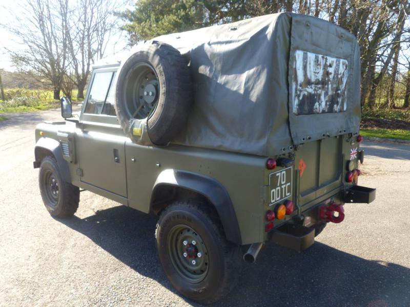 Land Rover Defender 90