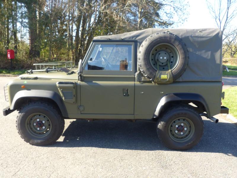 Land Rover Defender 90