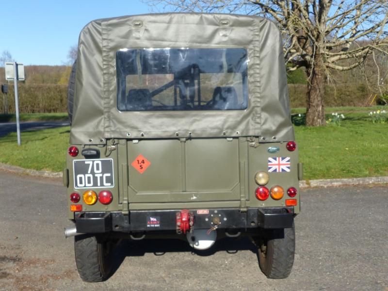 Land Rover Defender 90