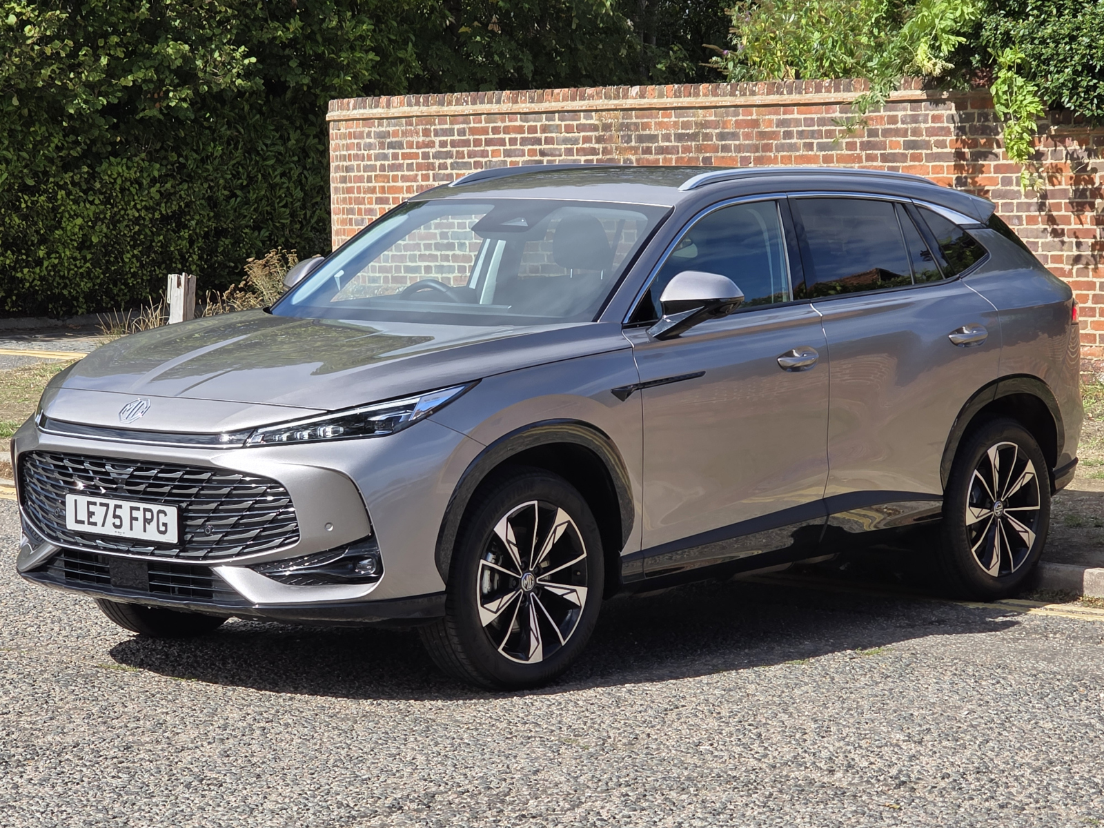 MG Motor UK HS