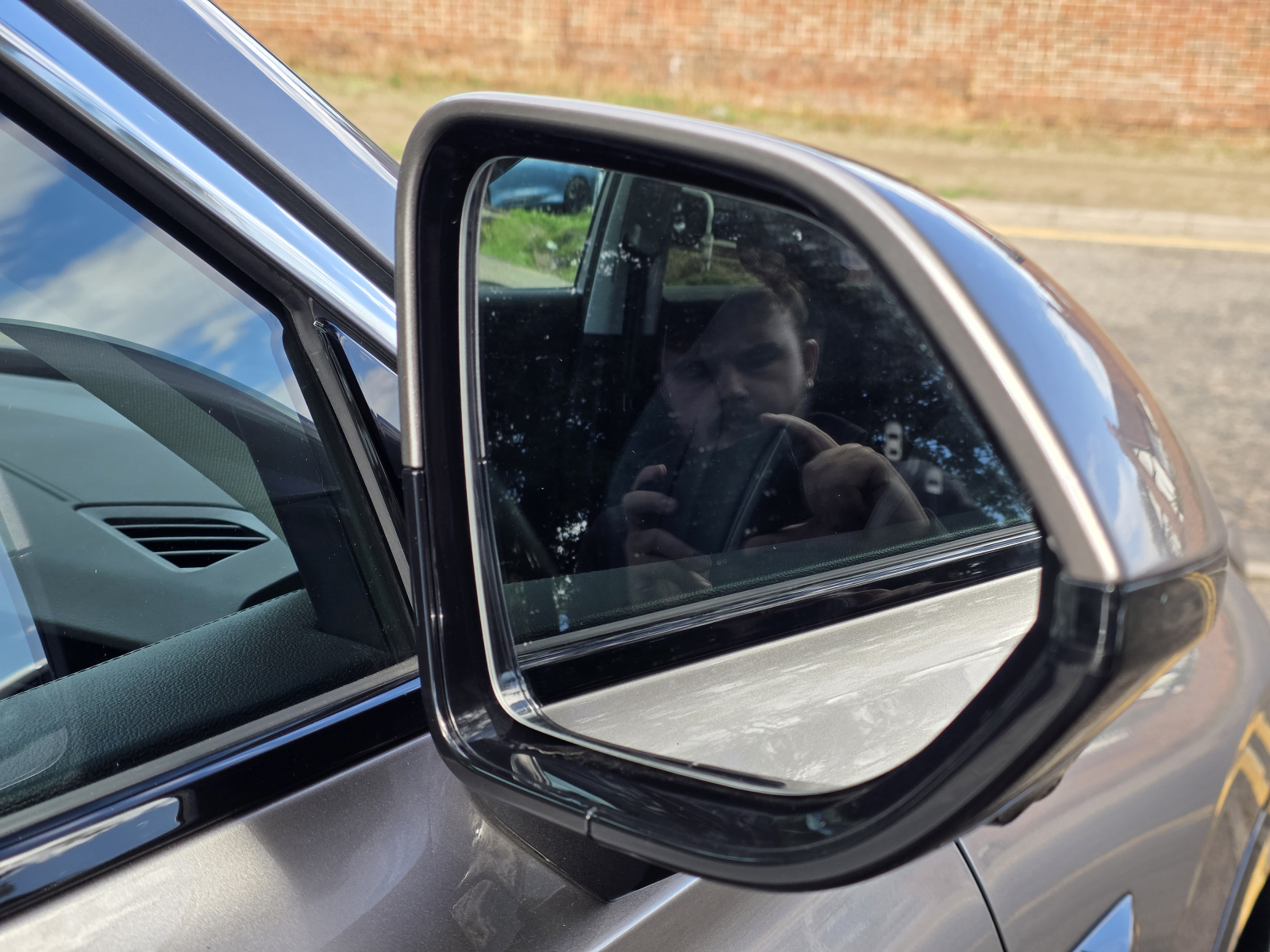 MG Motor UK HS