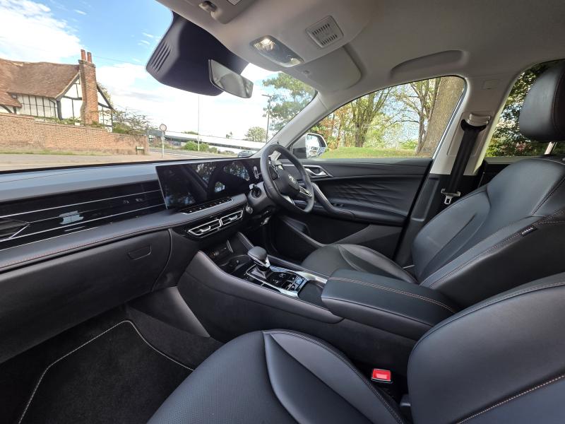 MG Motor UK HS