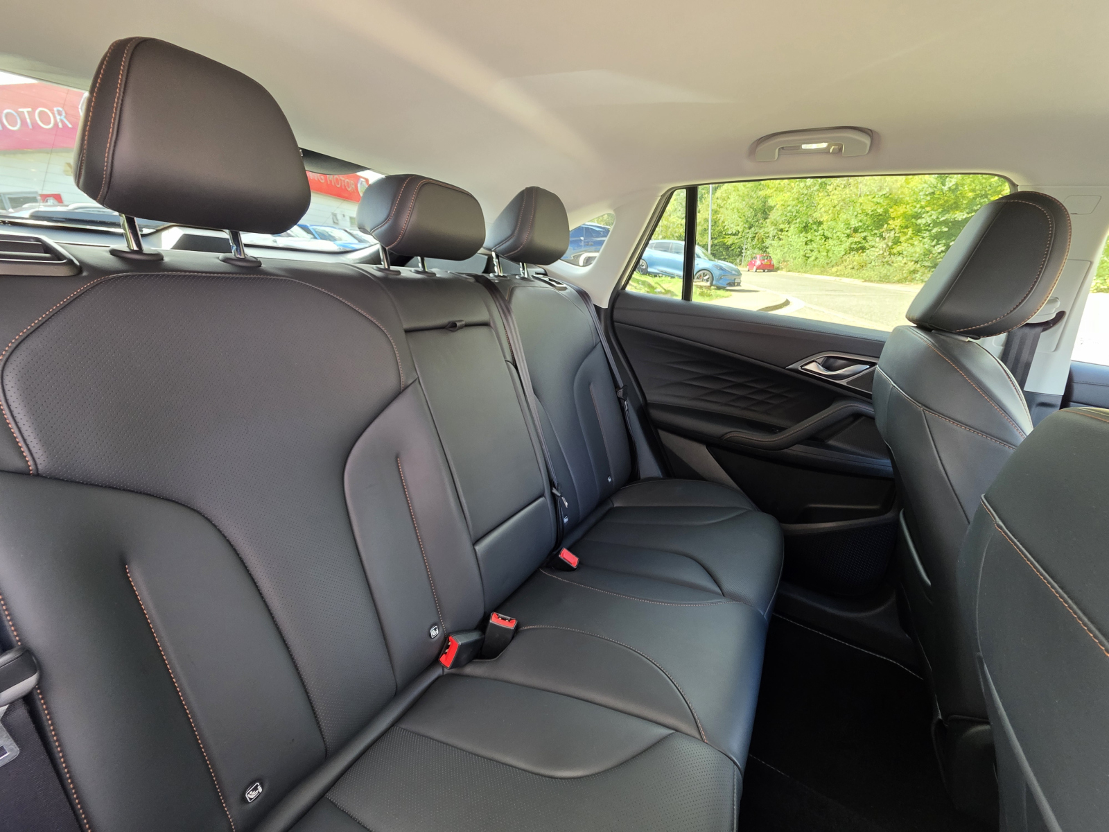 MG Motor UK HS