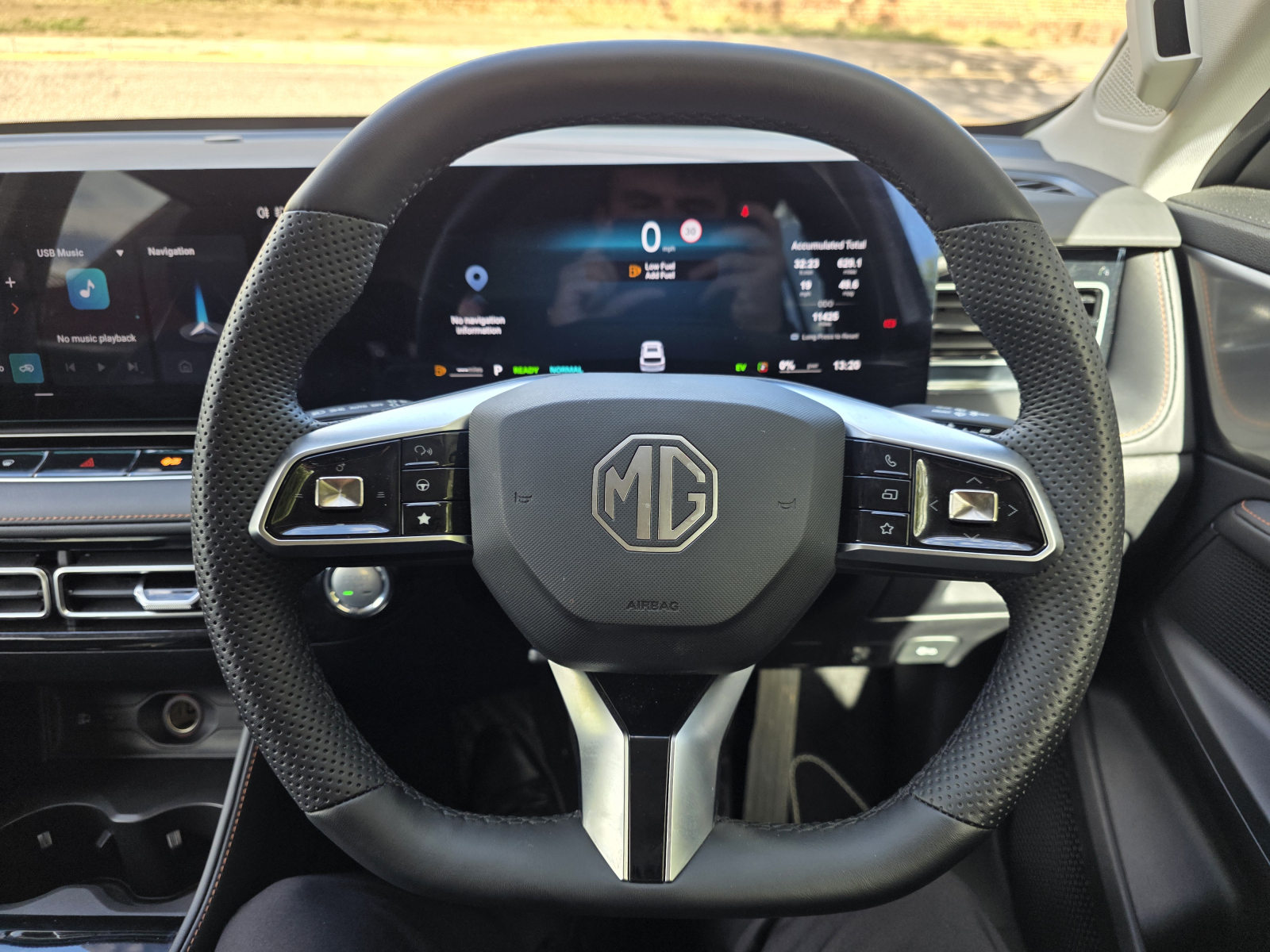 MG Motor UK HS