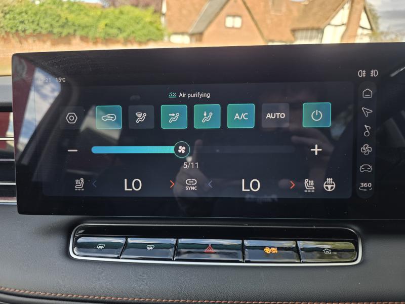 MG Motor UK HS