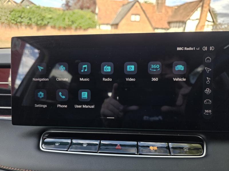MG Motor UK HS