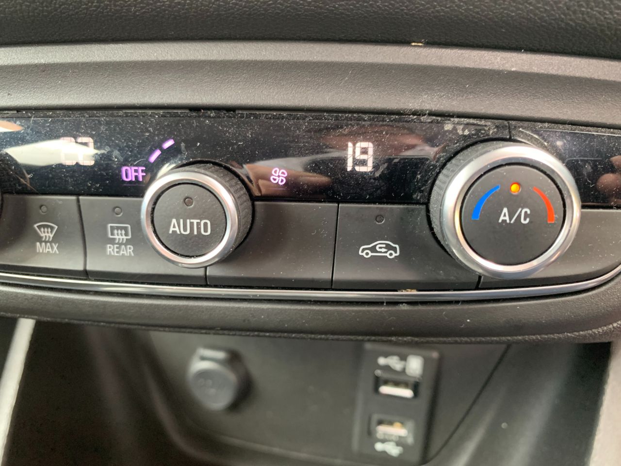 Vauxhall Crossland X
