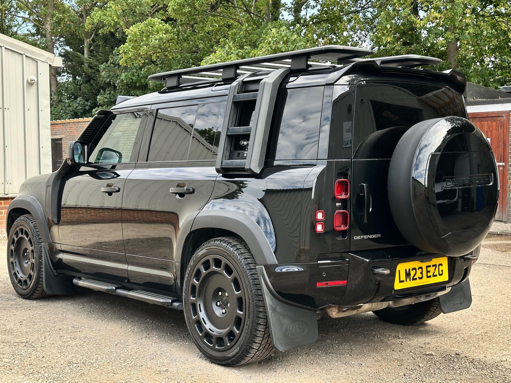 Land Rover Defender 110