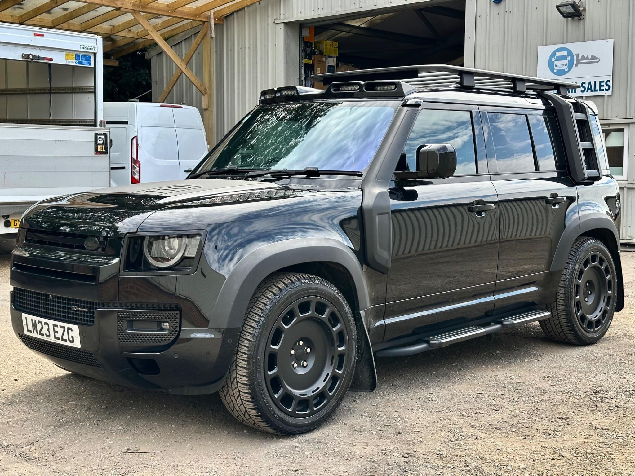 Land Rover Defender 110