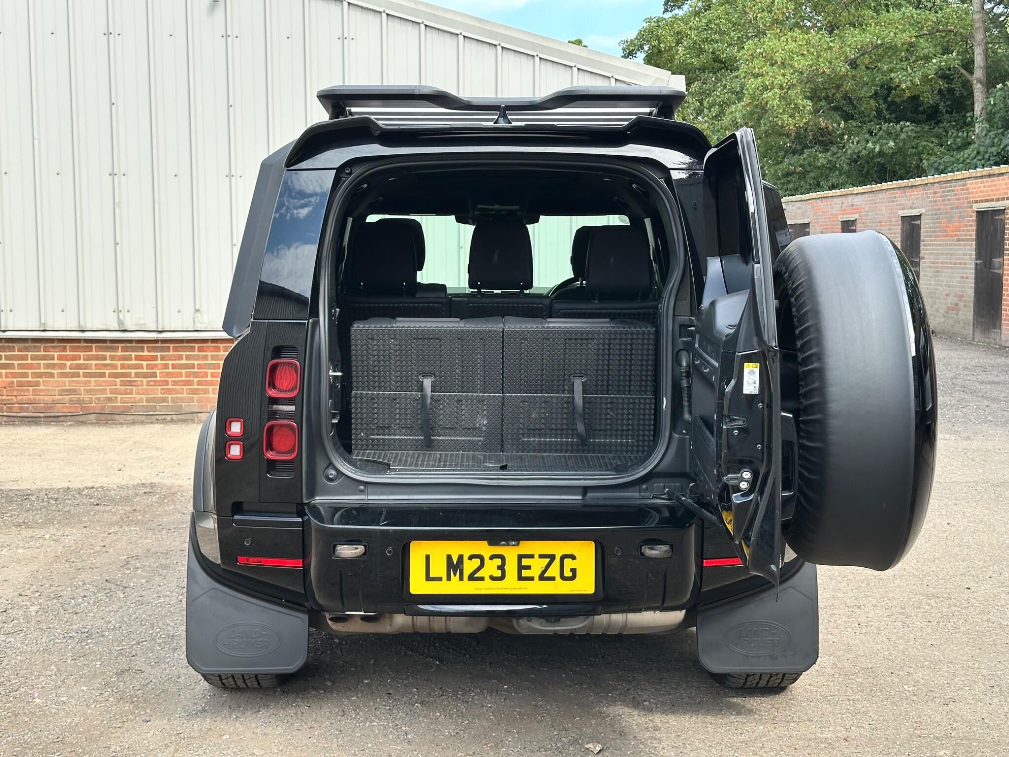 Land Rover Defender 110