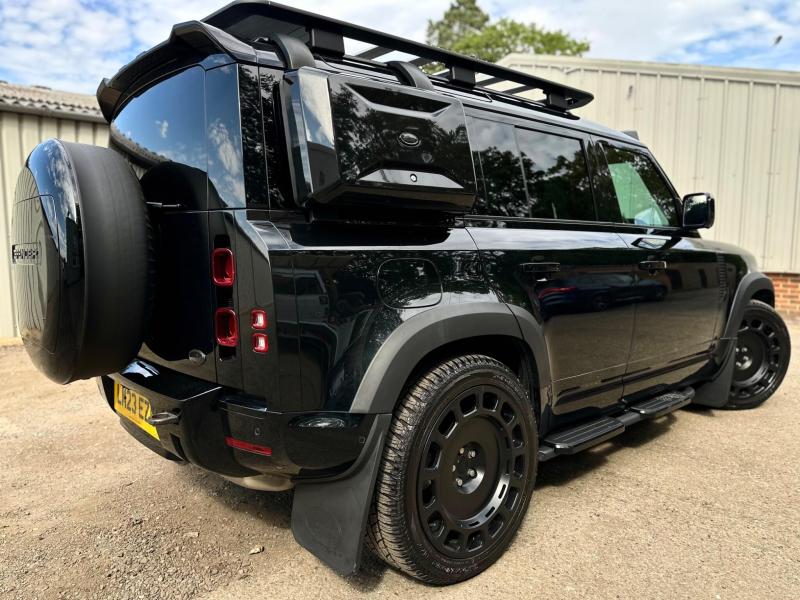 Land Rover Defender 110