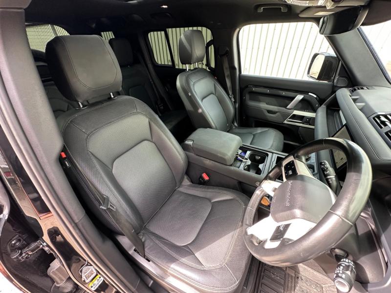 Land Rover Defender 110