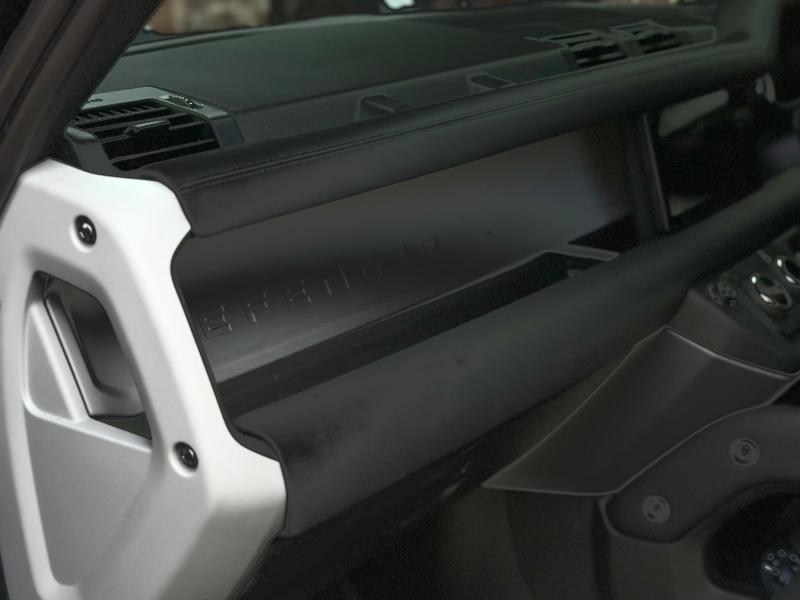 Land Rover Defender 110