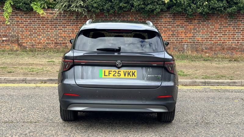 MG Motor UK MGS5