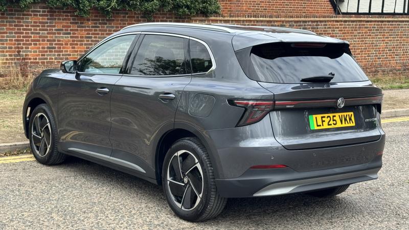 MG Motor UK MGS5