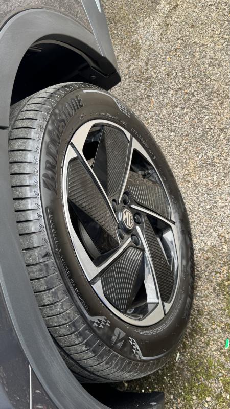 MG Motor UK MGS5