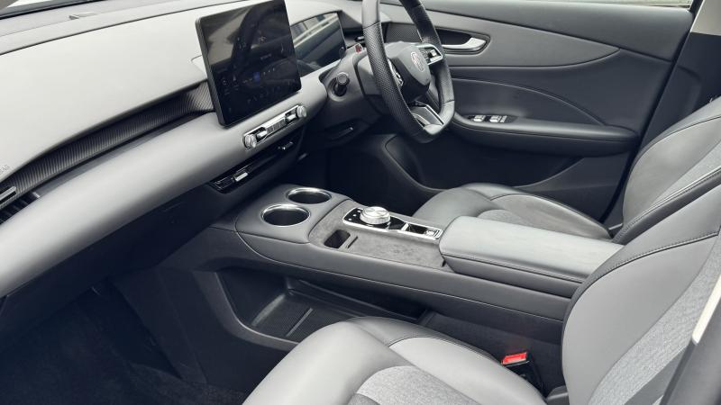 MG Motor UK MGS5