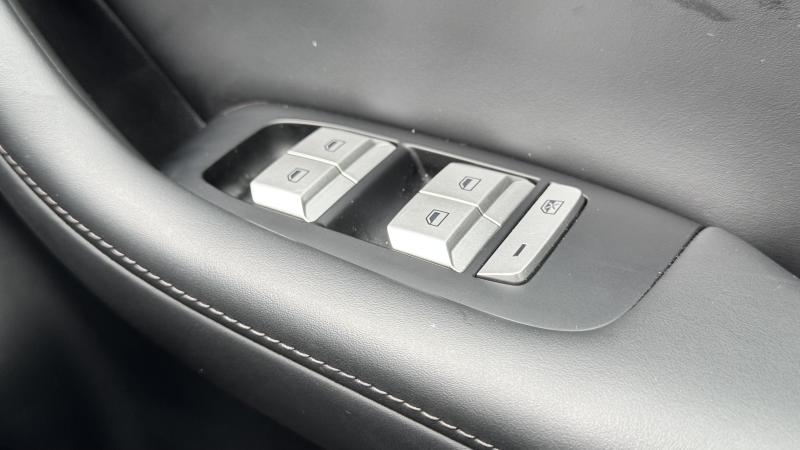 MG Motor UK MGS5