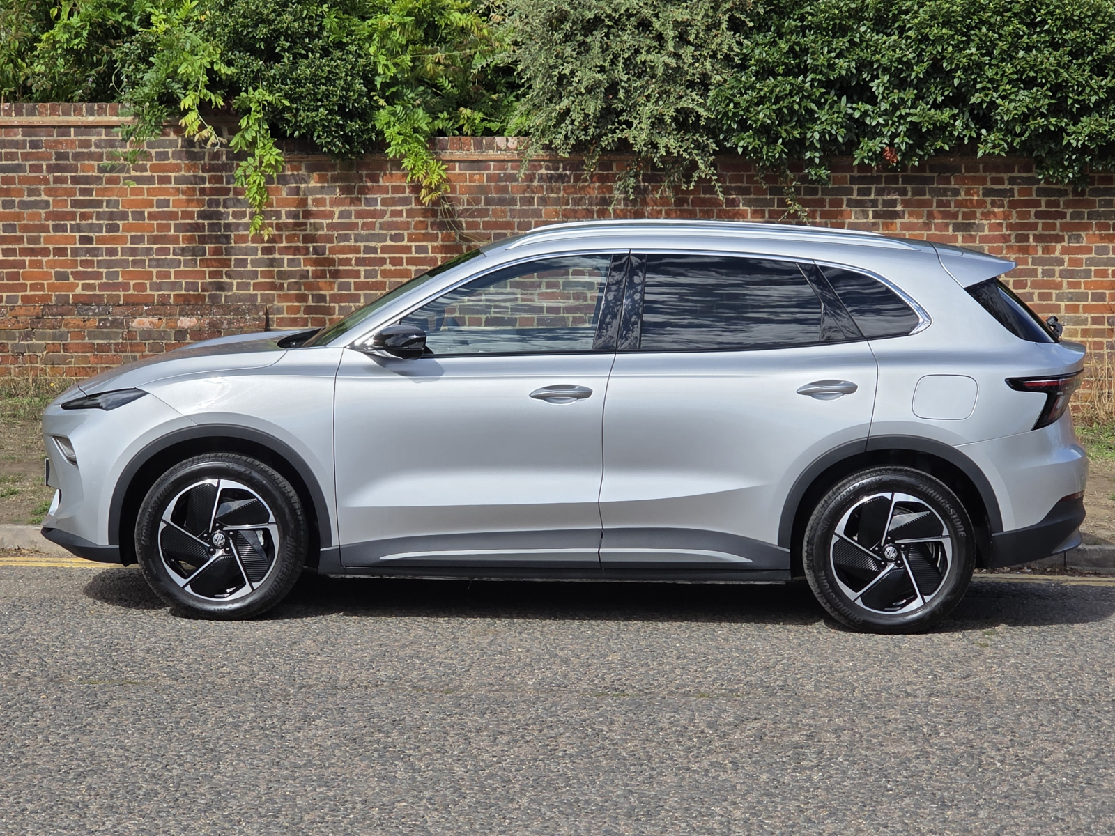 MG Motor UK MGS5