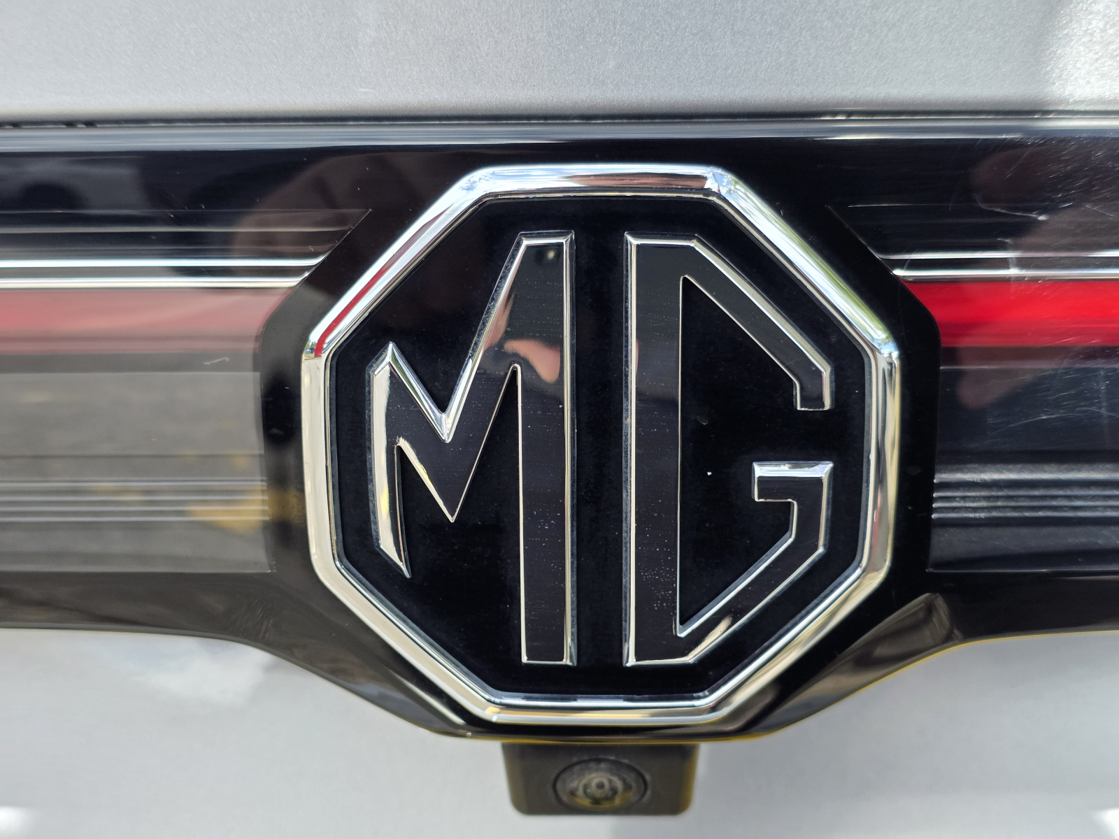 MG Motor UK MGS5
