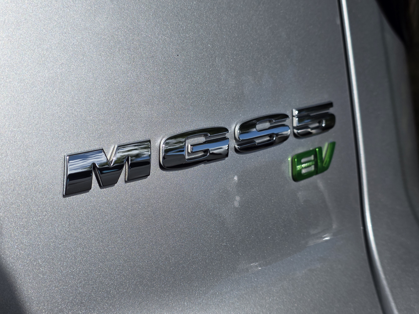 MG Motor UK MGS5