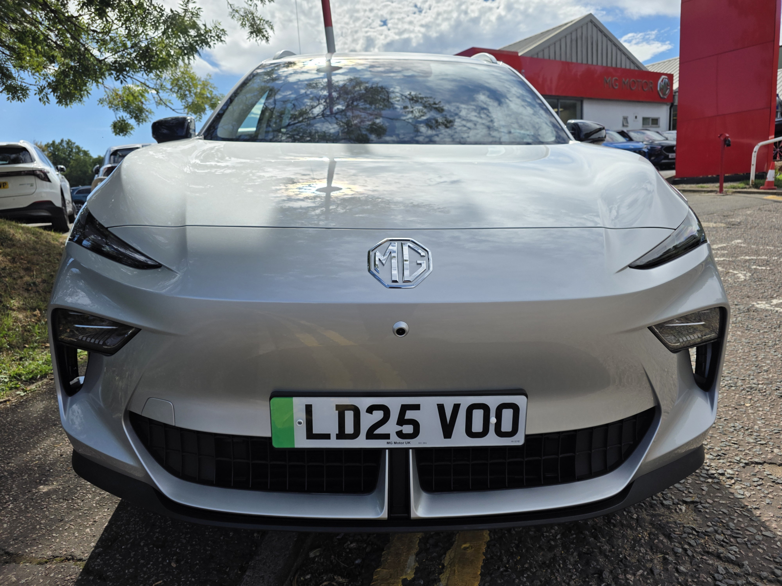MG Motor UK MGS5