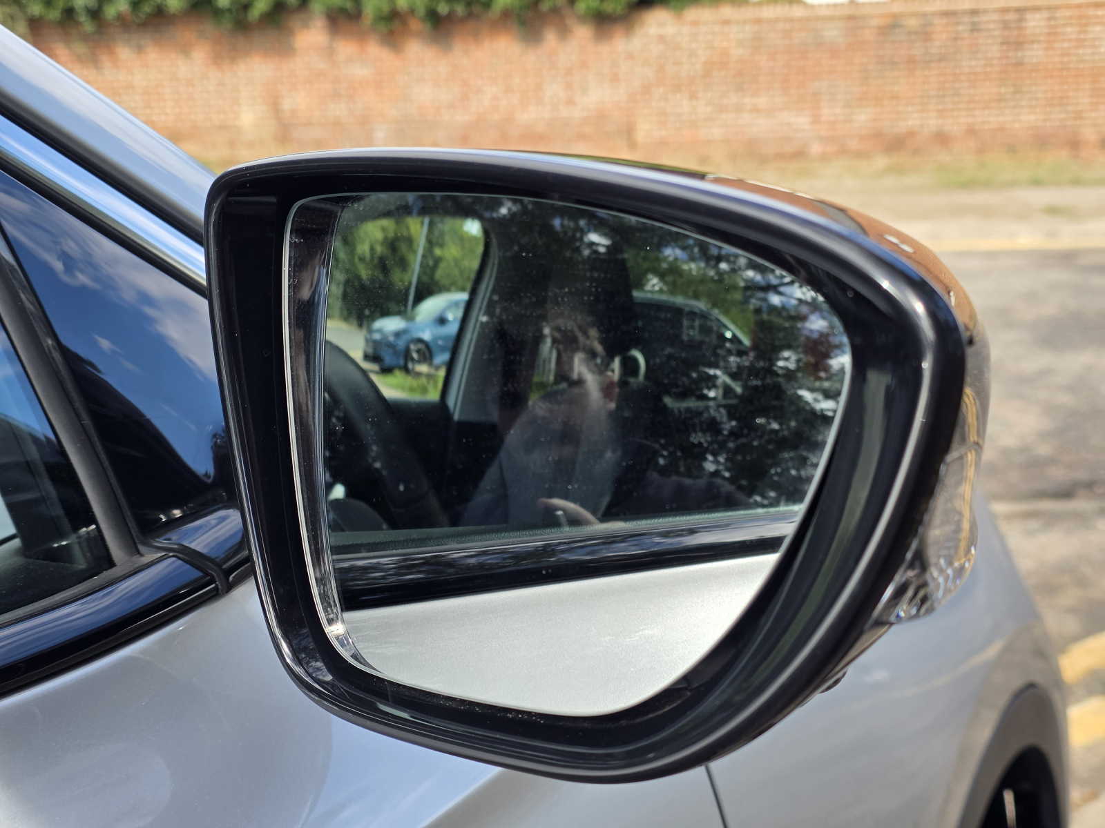 MG Motor UK MGS5