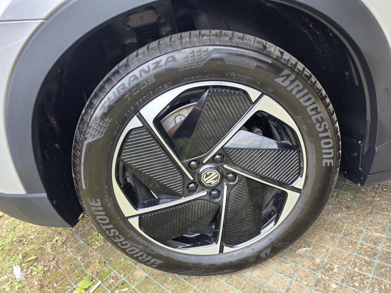 MG Motor UK MGS5