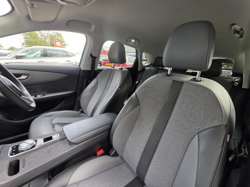 MG Motor UK MGS5