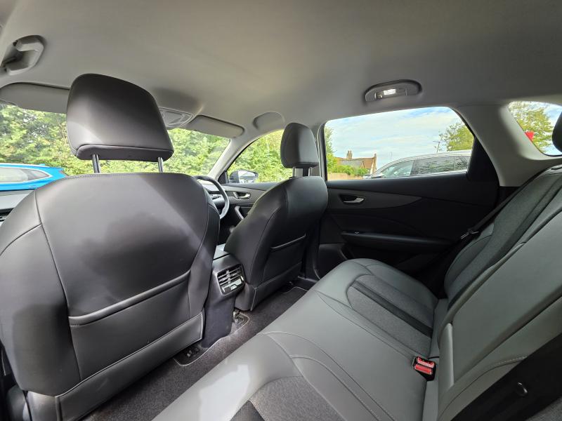 MG Motor UK MGS5