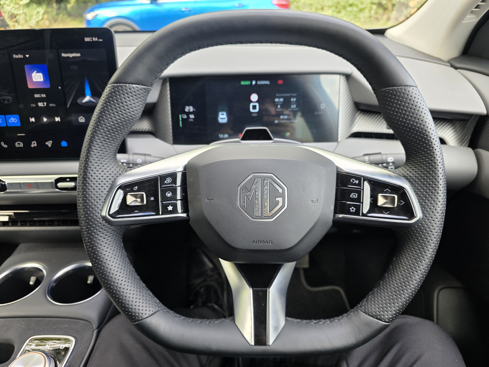 MG Motor UK MGS5