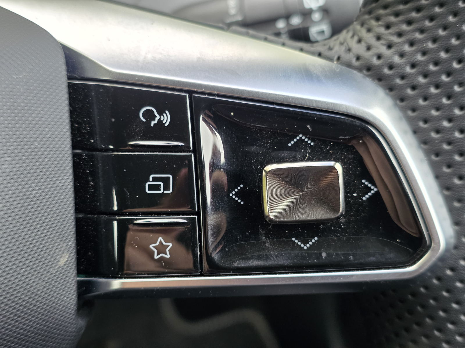 MG Motor UK MGS5