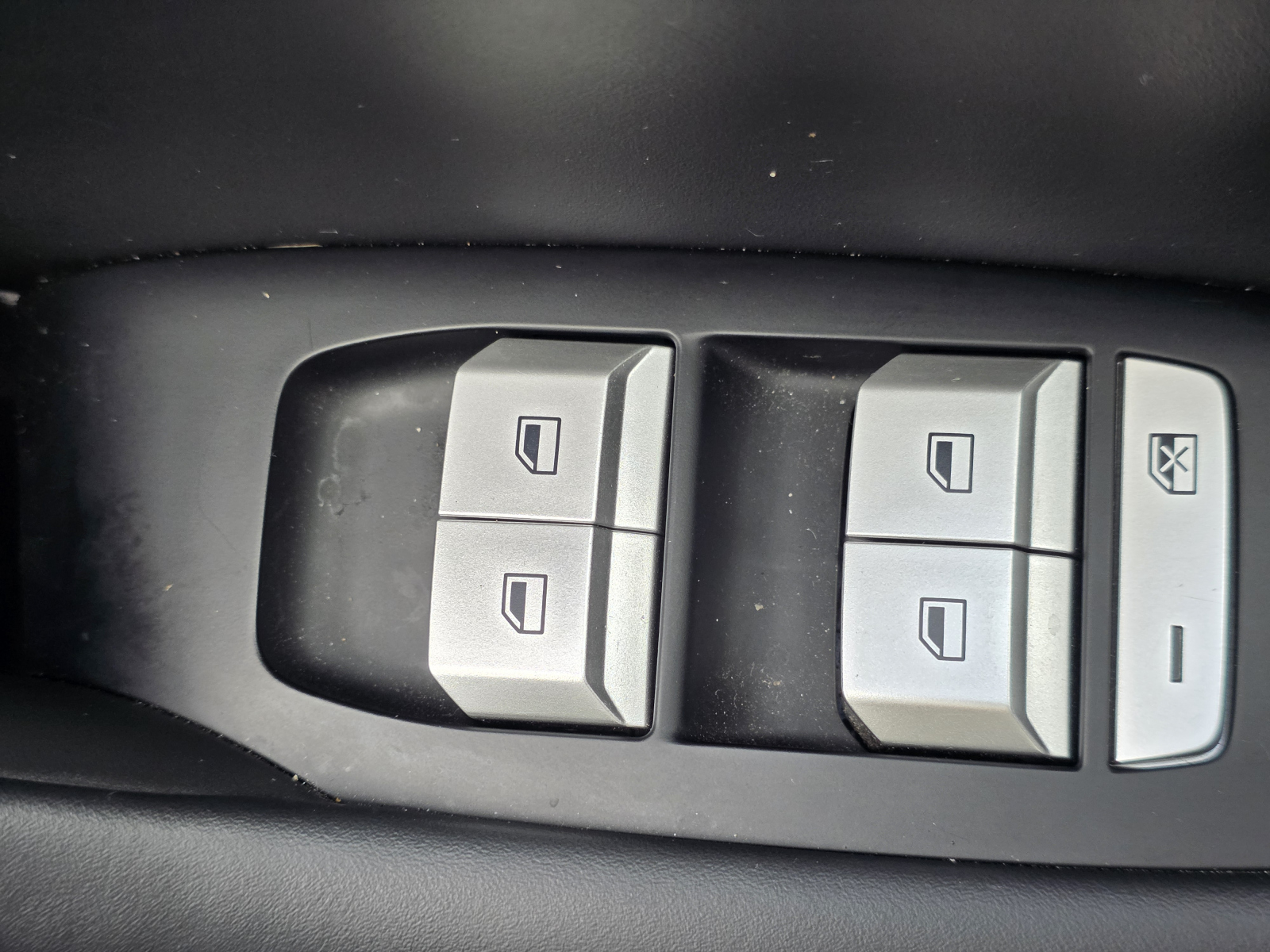 MG Motor UK MGS5