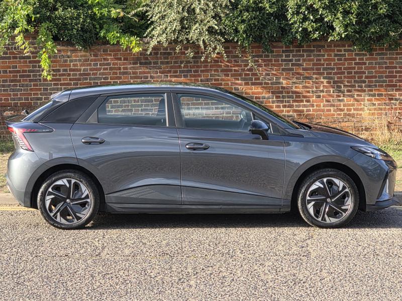 MG Motor UK Mg4