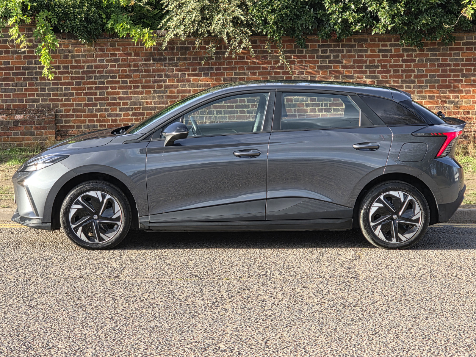 MG Motor UK Mg4