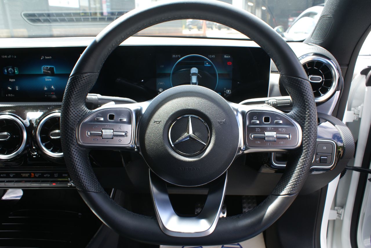 Mercedes-Benz CLA