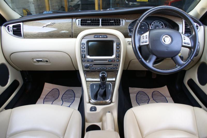 Jaguar X-Type