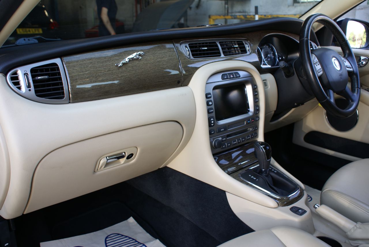 Jaguar X-Type