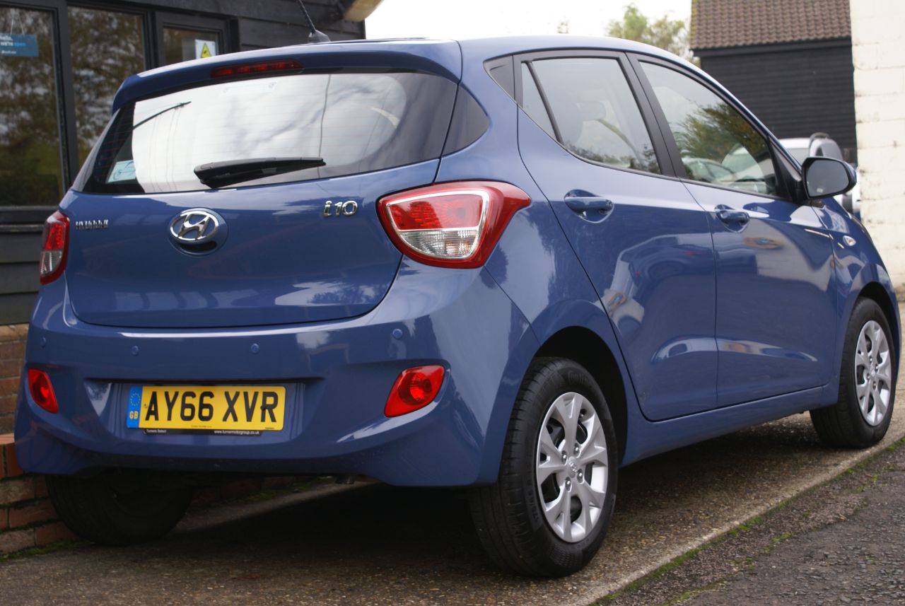 Hyundai i10