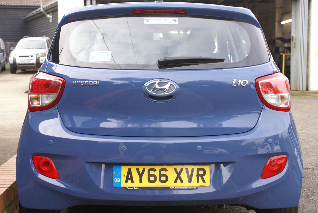 Hyundai i10
