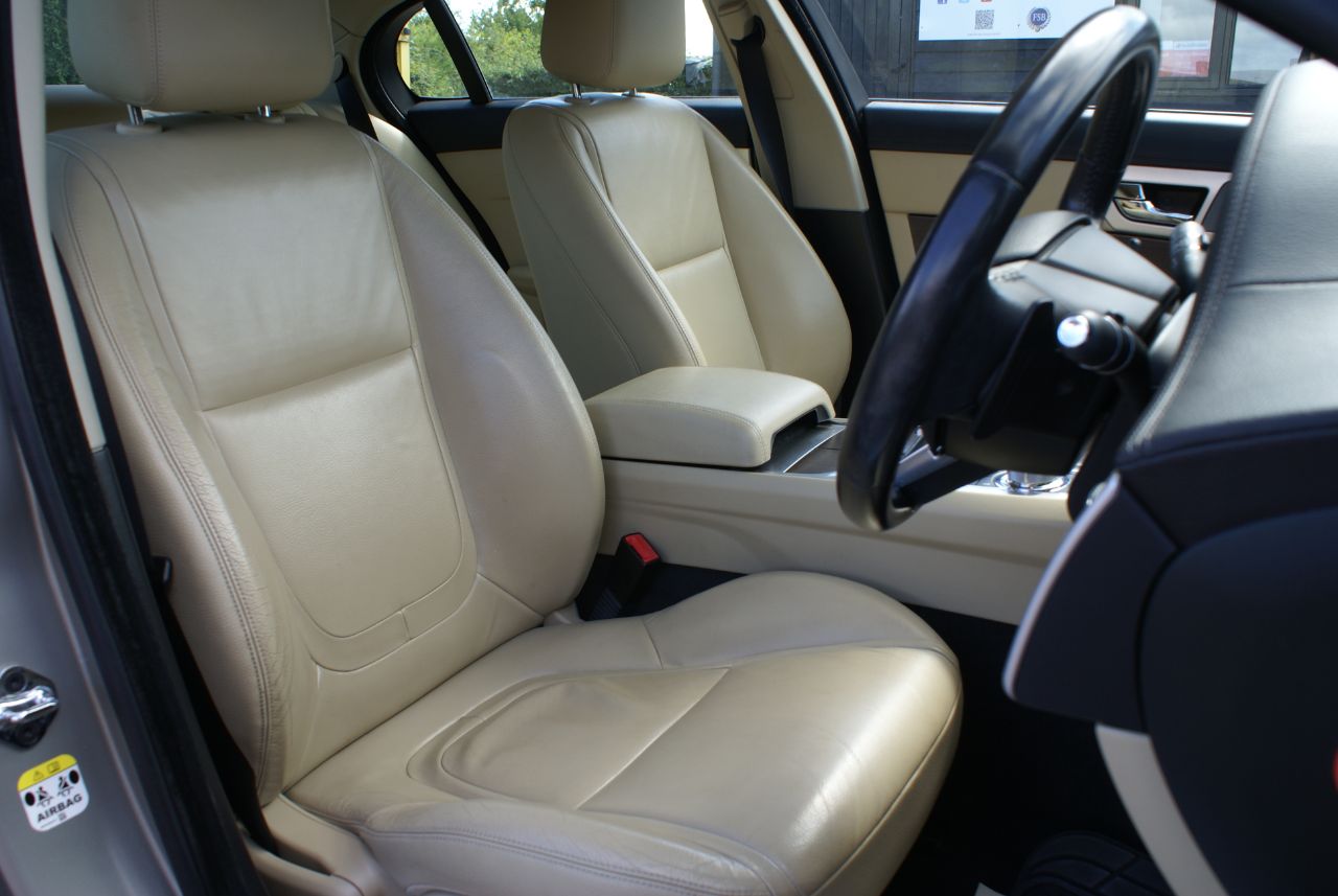 Jaguar XF