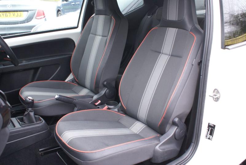 Volkswagen Up