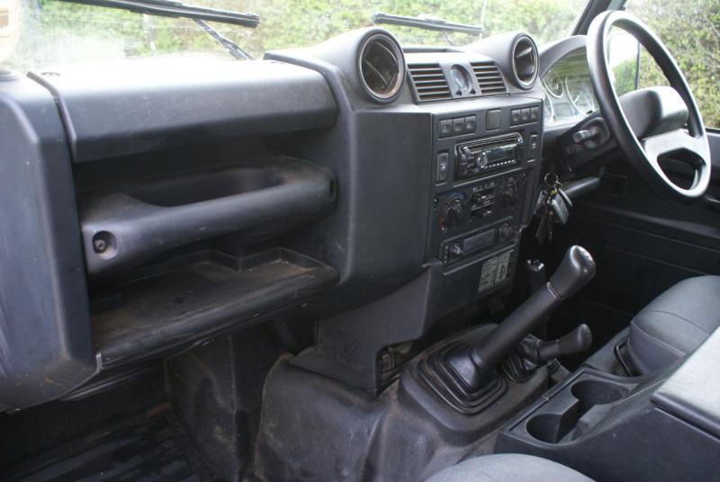 Land Rover Defender 90