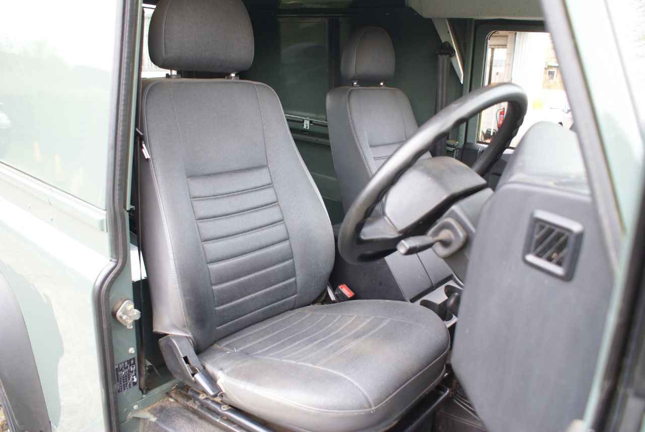 Land Rover Defender 90