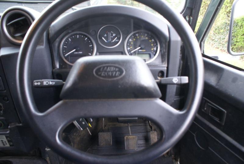 Land Rover Defender 90