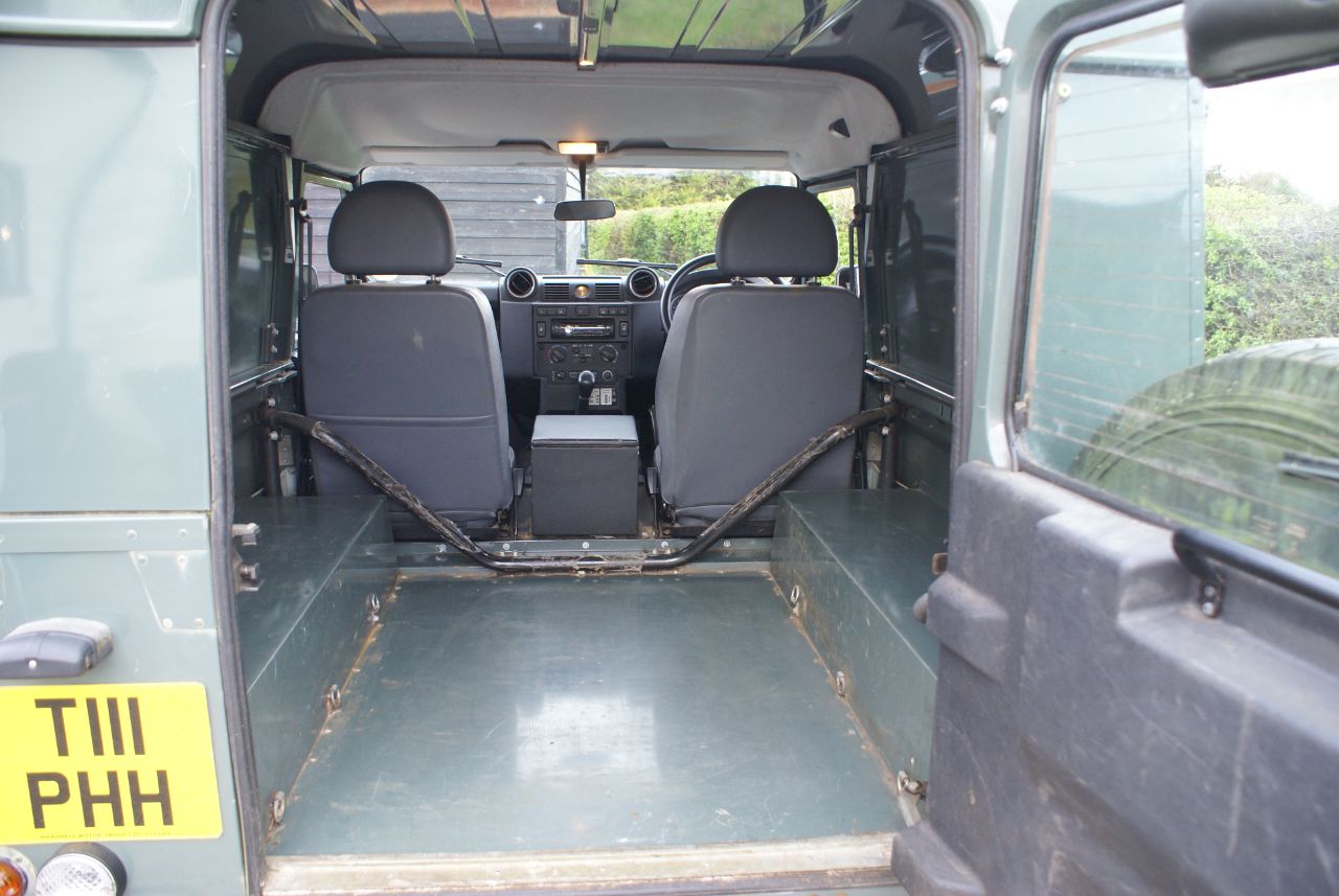 Land Rover Defender 90