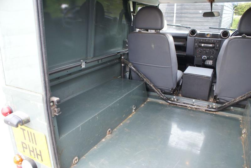 Land Rover Defender 90